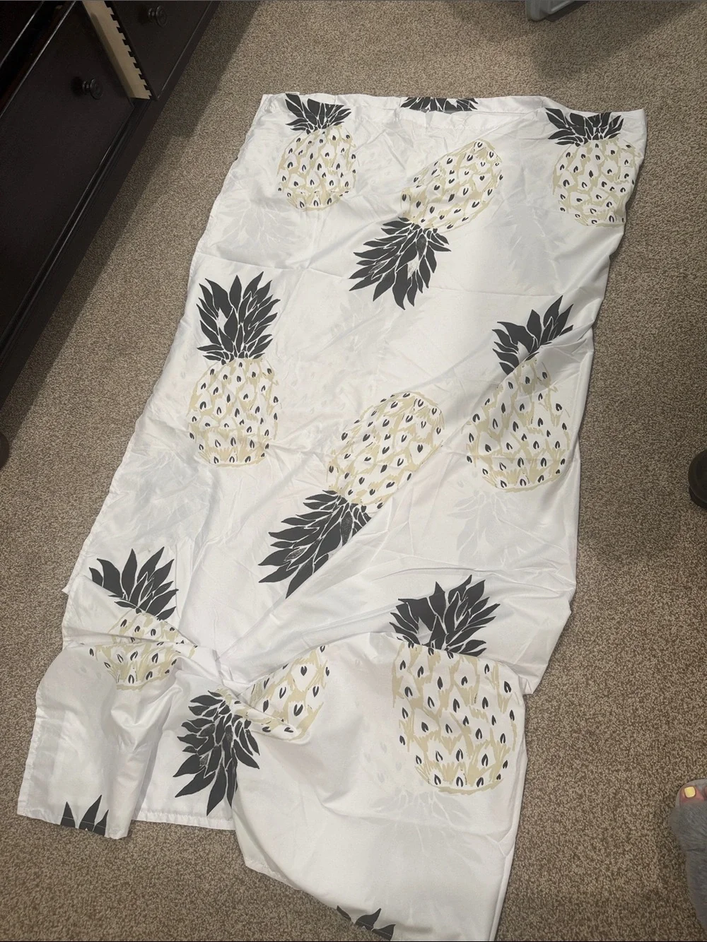 Room Essentials White Pineapple Print Shower Curtain